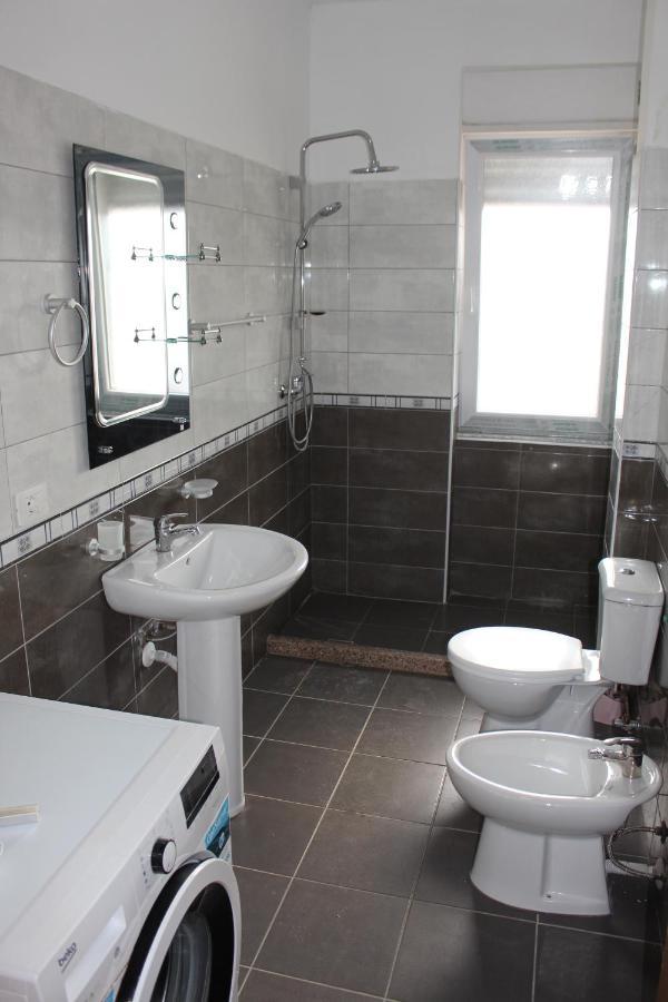 City Center Luxurious Apartment Шкодер Екстер'єр фото