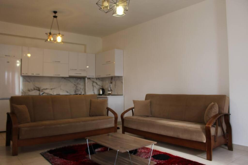 City Center Luxurious Apartment Шкодер Екстер'єр фото